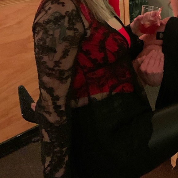 Umgee lace over top - Picture 6 of 6